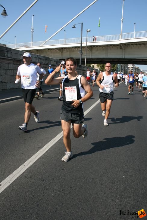 Simon Csaba Budapest Marathon futás