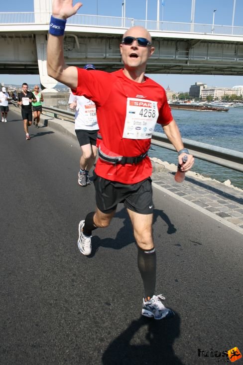 Gritton Dan Loughton GBR runner Budapest Marathon futás