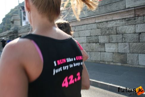 I Run like a Girl just try to keep up marathon 42.2 km Budapest Marathon futás