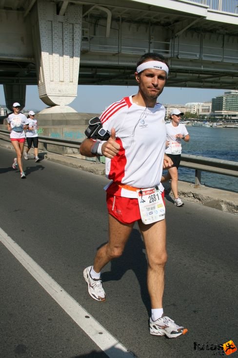 Tóth Kornél Budapest Marathon futás