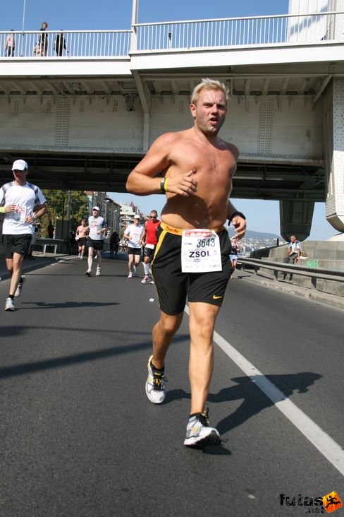 ZSOLA Budapest Marathon futás