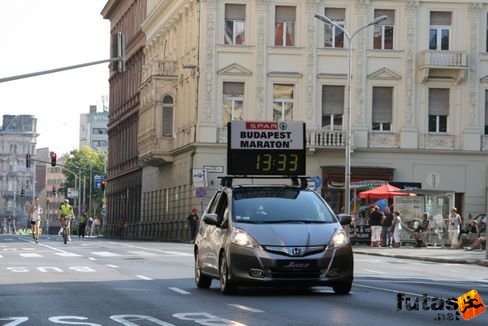 időmérő autó Budapest Marathon futás