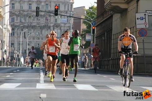 Tóth Tamás, Elisha Kiprotich Sawe Budapest Marathon futás