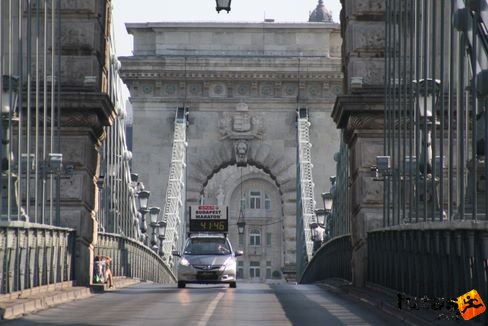Budapest Maraton a Lánchídon Budapest Marathon futás