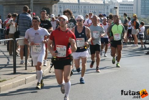 Nunn, Rachel, Visala, Petri Budapest Marathon futás
