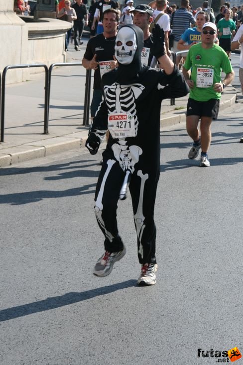Mike Exmouth Budapest Marathon futás