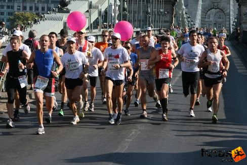 Iramfutók 3 órás céllal Budapest Marathon futás