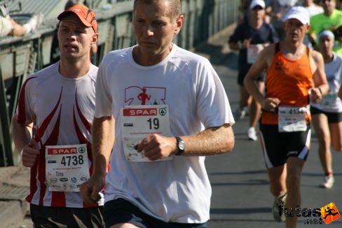 Timo, Kiss Zsolt ultrafutó Budapest Marathon futás