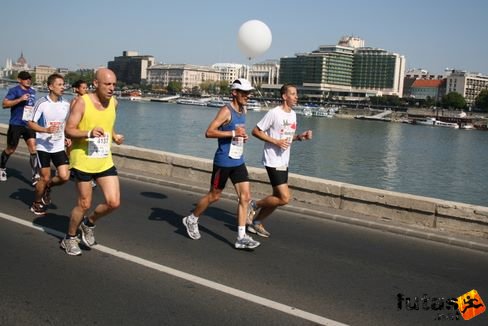 3:30 -as iramfutó Budapest Marathon futás