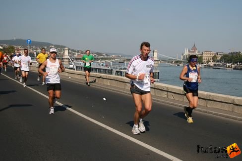 Linna, Taina Budapest Marathon futás