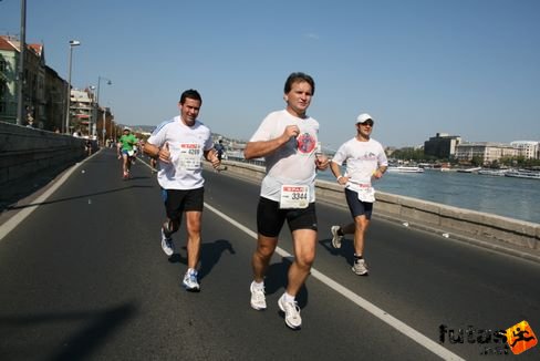 Hazley, Andrew Wilmslow, Pintér Ferenc Győri FutOltók, Szabó Sándor Budapest Marathon futás