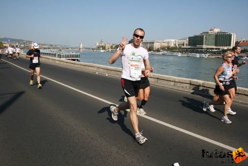 Szatmári Ferenc Bátor Tábor futója Budapest Marathon futás