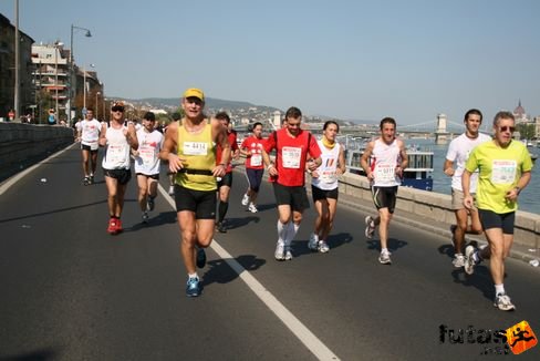 Wigard, Nilsen Budapest Marathon futás
