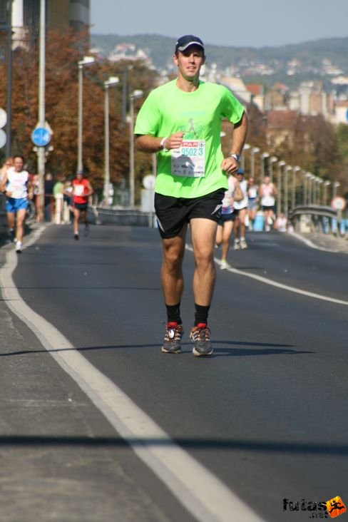 Nike Futóklubb Tata - Fuss Forrest Budapest Marathon futás