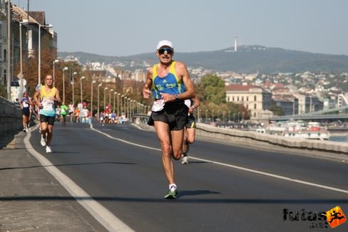 Deschuytter, Jean - Luc Dr. Budapest Marathon futás