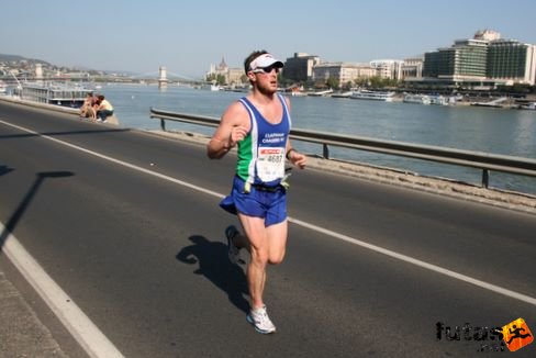 Holmes Dan GBR Clapham Chasers London Budapest Marathon futás