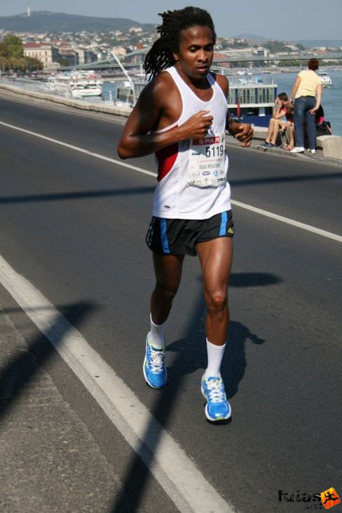 Behajaina, Rodriguez Benarson Budapest Marathon futás
