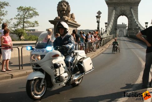felvezető motoros Budapest Félmaraton futás