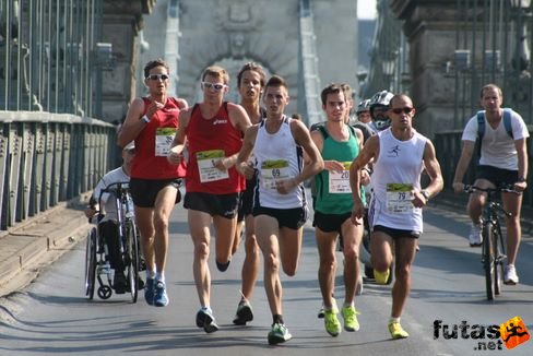 Juhász András, Tóth László, Szabó Sándor, Csere Gáspár, Tóth Tamás Budapest Félmaraton futás