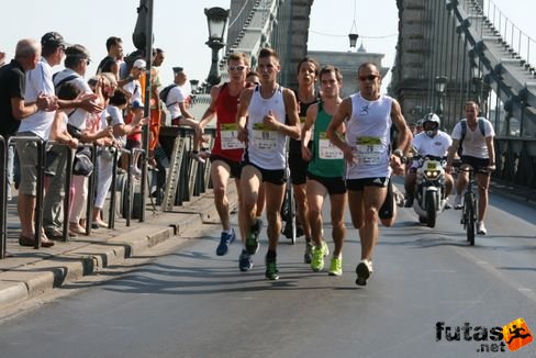 Tóth László, Szabó Sándor, Csere Gáspár, Tóth Tamás Budapest Félmaraton futás