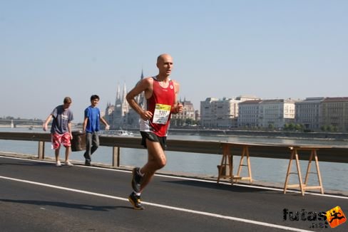 Szirmai Zoltán Vodafone SE Budapest Félmaraton futás