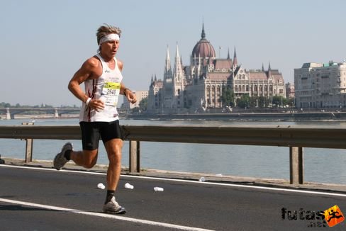 Hönsch Viktor Budapest Félmaraton futás