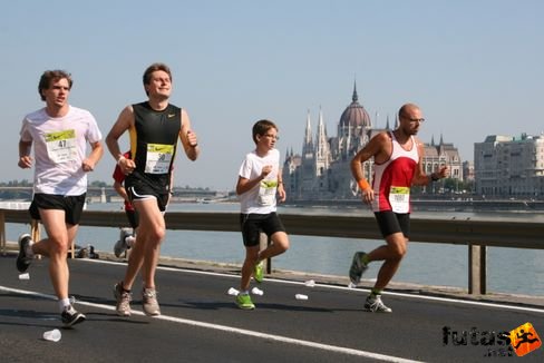 Németh Miklós, Gellai Nándor, Durkó Noel, Simonyi Balázs Budapest Félmaraton futás
