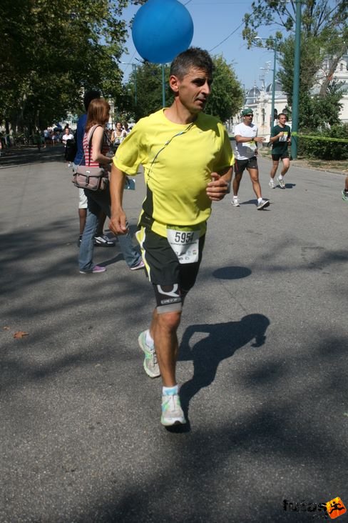 Németh Csaba Nike Futóklub Miskolc 2 órás iramfutó Budapest Félmaraton futás