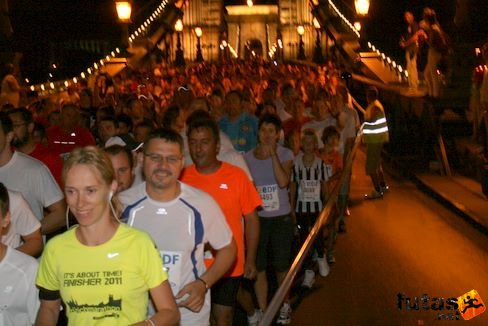 Zürich Marathon futópólóban Éjszakai Futás futás