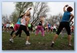Depónia Tóparti-Futóparti futás előtt futás előtti bemelegítés a Zumba lányokkal