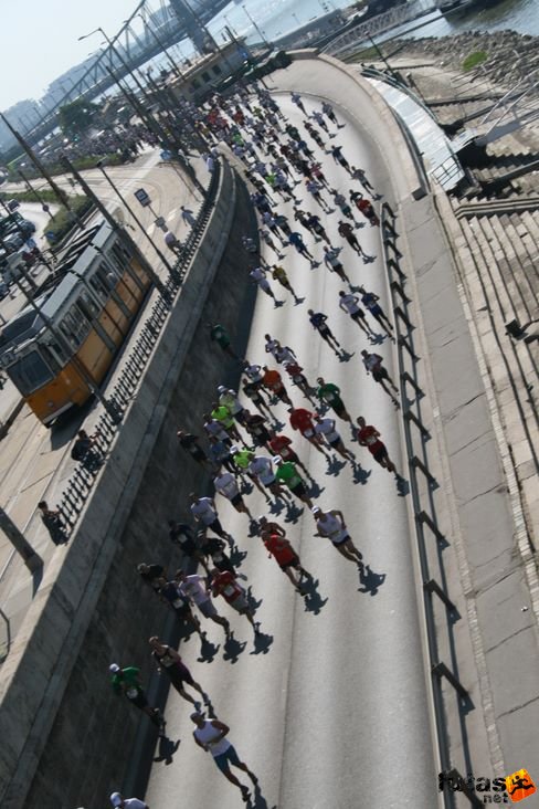 futók Budapest Félmaraton futás