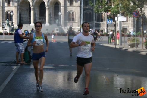 Nagy Mónika, Kollár Barna  Nike Futóklub - Győr Budapest Félmaraton futás
