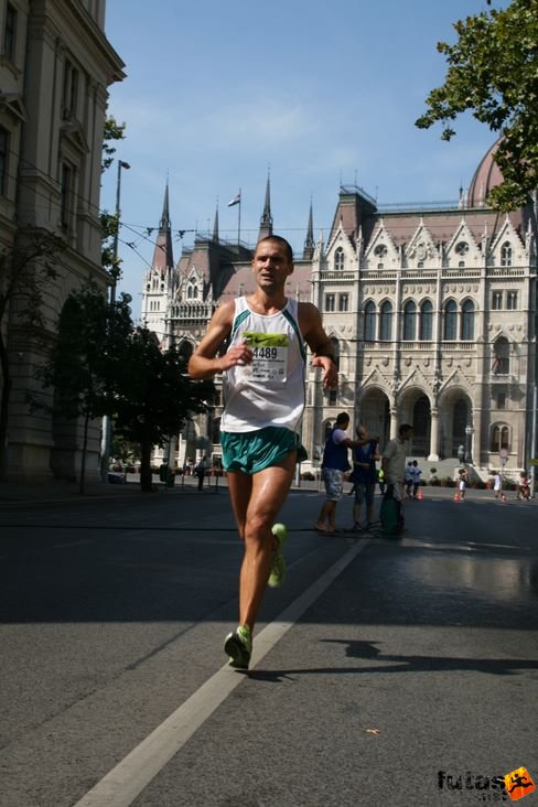 Dóbé Zsolt Budapest Félmaraton futás