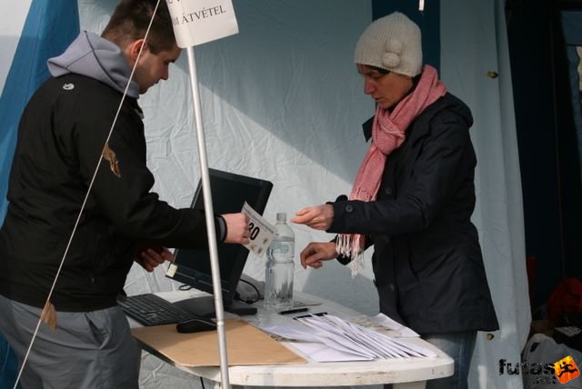 kerékvár BÉKÁS kerékpáros időfutam Budapest Bajnokság, rajtszám átvétel
