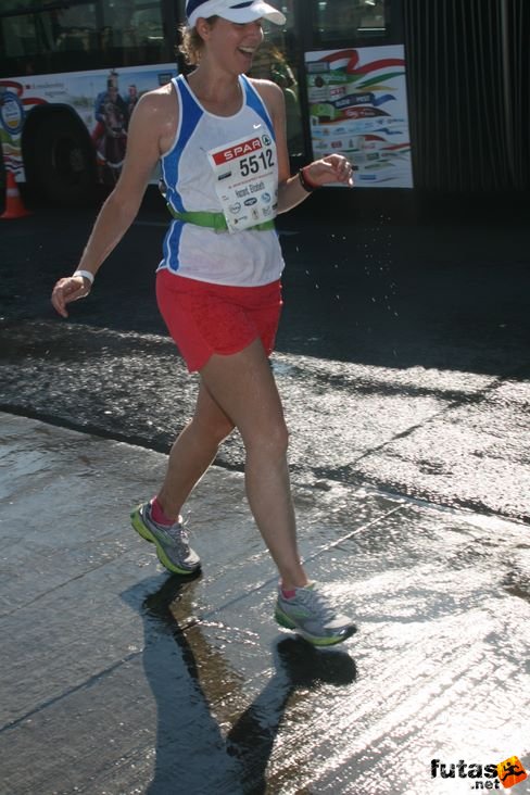 Hazzard, Elizabeth Budapest Marathon futás