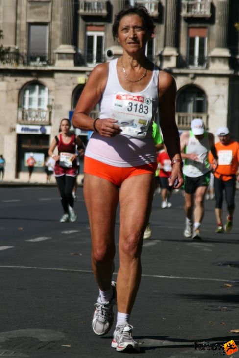 Tarjányi Mária Szuperinfo SC Budapest Marathon futás
