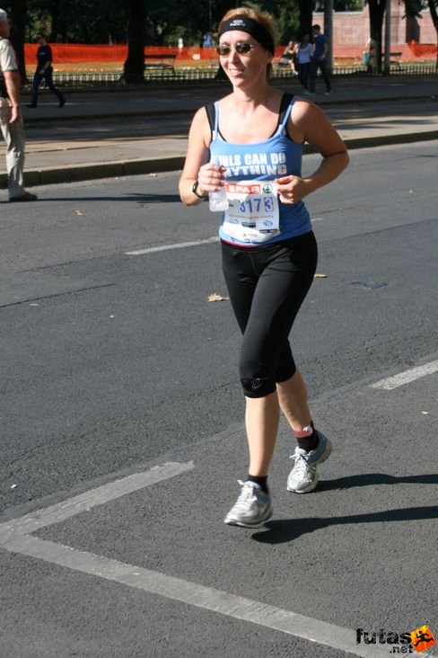 Girls can do anything Budapest Marathon futás