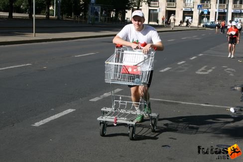 Spar bevásárlókocsi Budapest Marathon futás