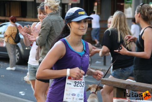 Bozó Lilla maraton futó Budapest Marathon futás