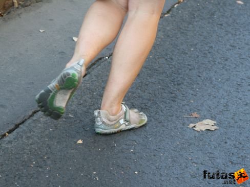 mezítlábas futócipő Budapest Marathon futás