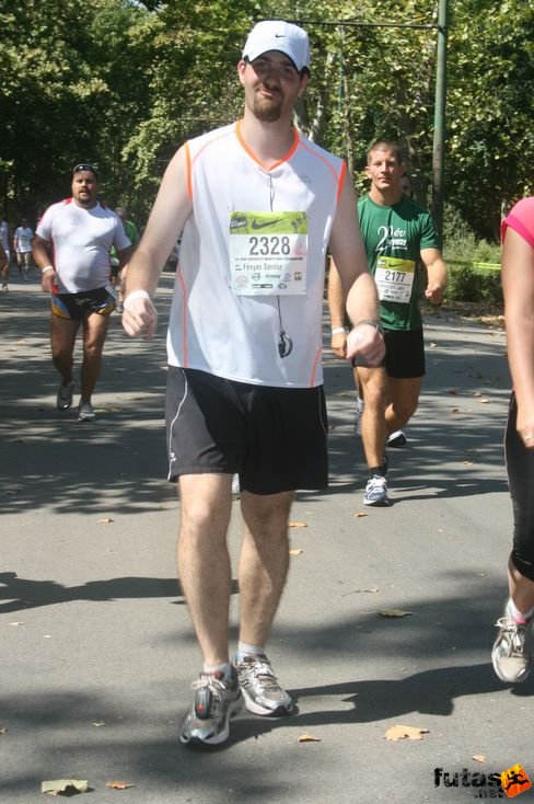 Zenoka fut a Budapest Félmaratonon futás