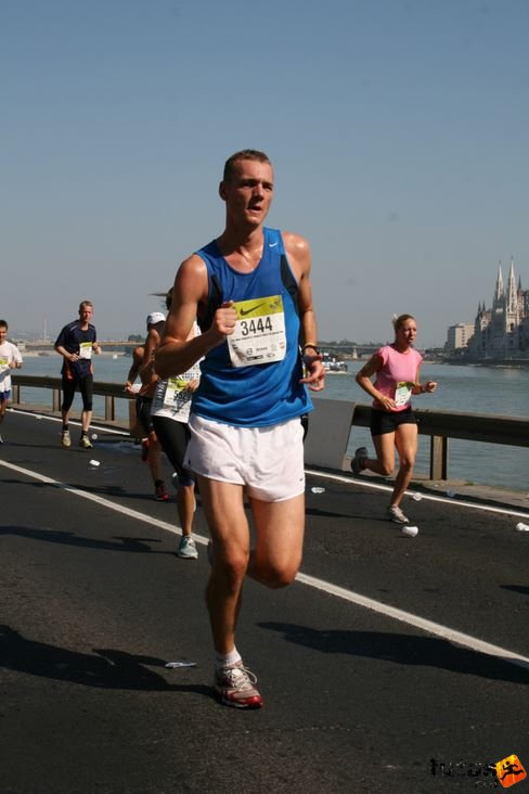 Zelnik Róbert Budapest Félmaraton futás