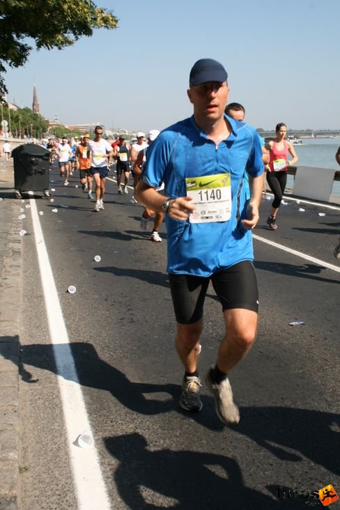 Blue Budapest Félmaraton futás