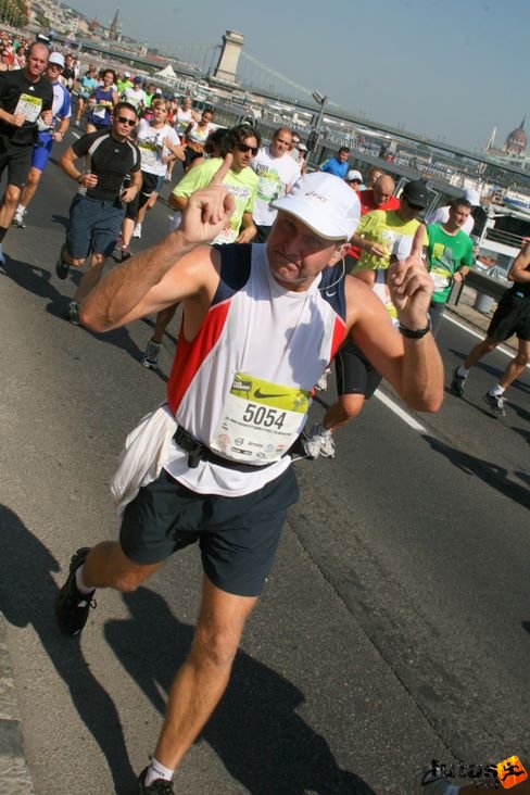 Meleghegyi András Budapest Félmaraton futás