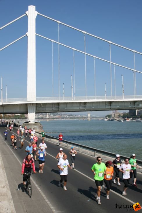 Erzsébet híd Budapest Félmaraton futás