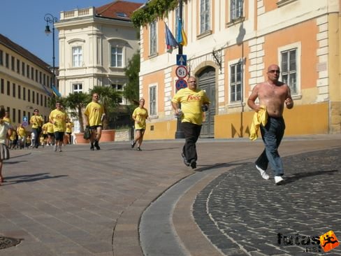 fuss_rakkutatasert_pecs_071.jpg Fuss a Rákgyógyításért Pécsen futás