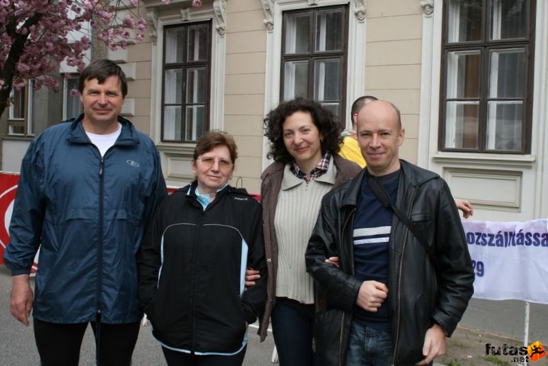 Sárvár futás reggel, Fut a család