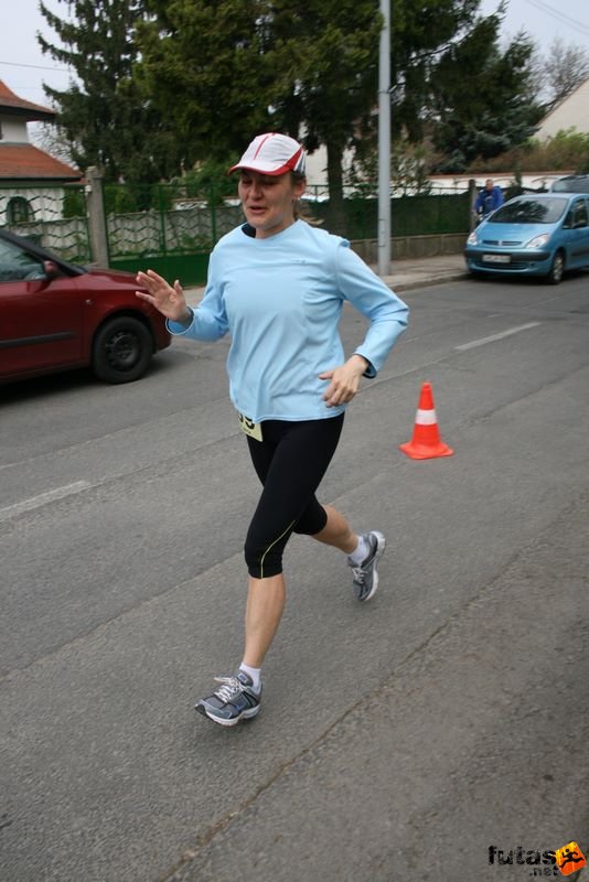 Futás Sárváron, Péntek Anita első 12 órás futásán