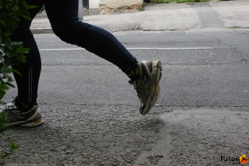 Futás Sárváron, Asics futócipő