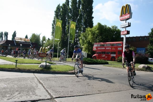 Békás Kerékpáros Teljesítménytúra Budapestről, McDonald's reggeli kerékpáros rajt